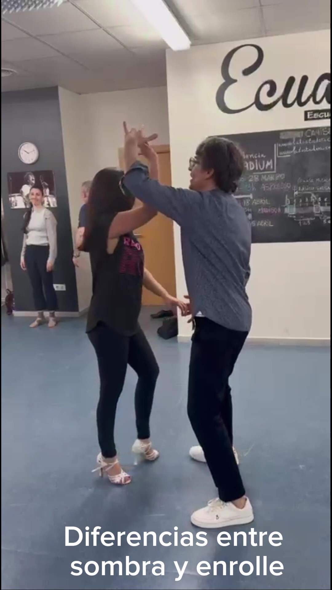 Ecuahey! – Clase de Bachata – Juanlu y Ada
