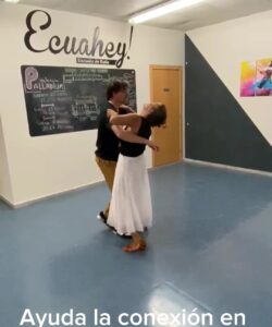 Clase de Bachata – Juanlu y Alicia